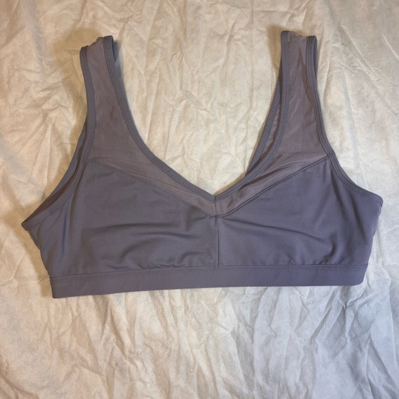 Work out set, fabletics top and bottoms - Picture 3 of 5
